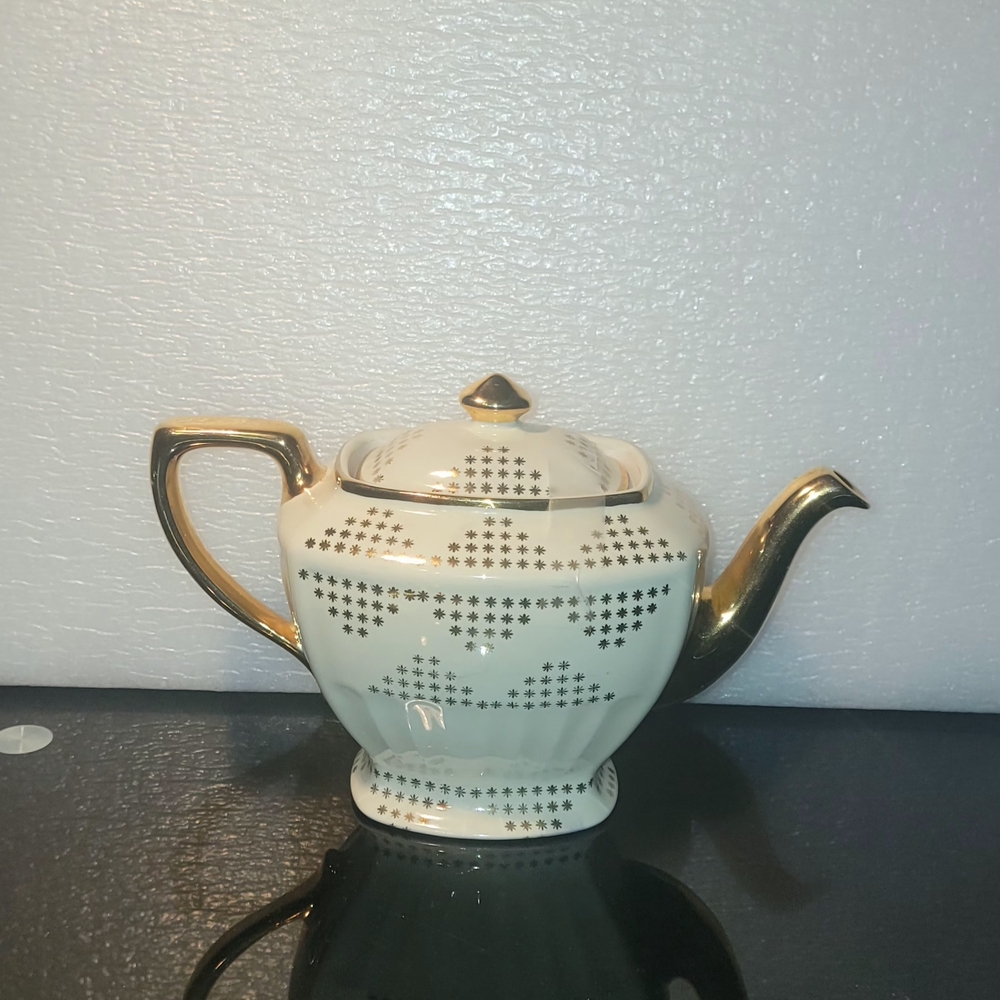 Vintage 1950s Hall U.S.A. Made Elegant Gold and Cream Teapot